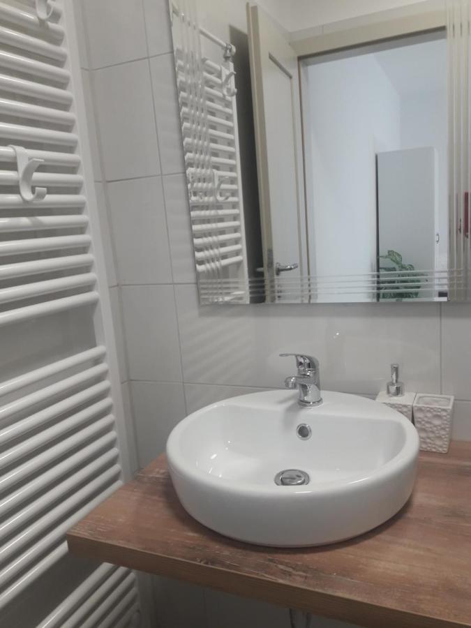 Apartma Oddih Dutovlje Eksteriør bilde
