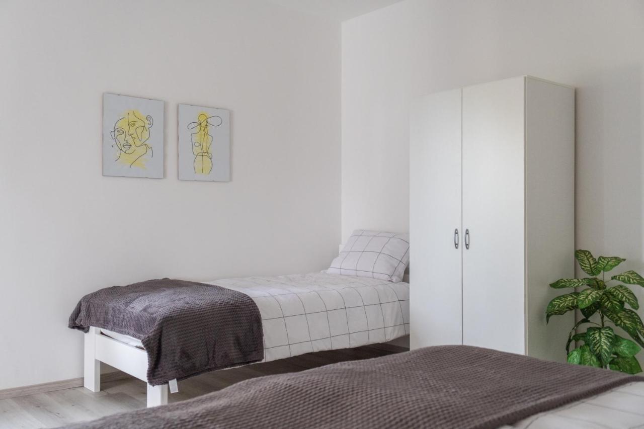 Apartma Oddih Dutovlje Eksteriør bilde
